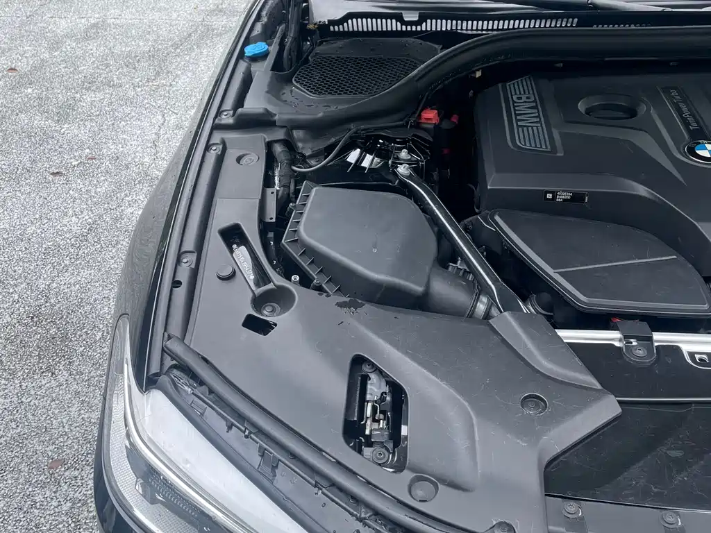 BMW 5 Series 2019 — фото 14