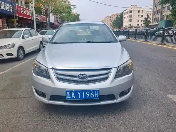 BYD L3 2013