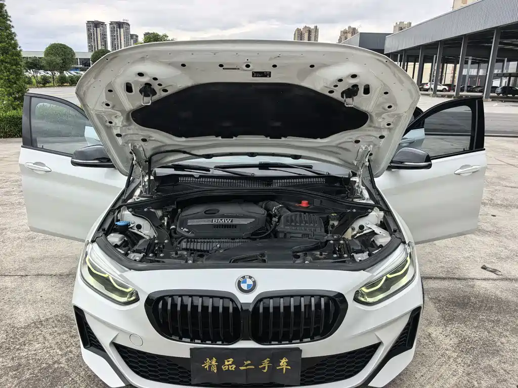 BMW 1 Series 2022 — фото 14