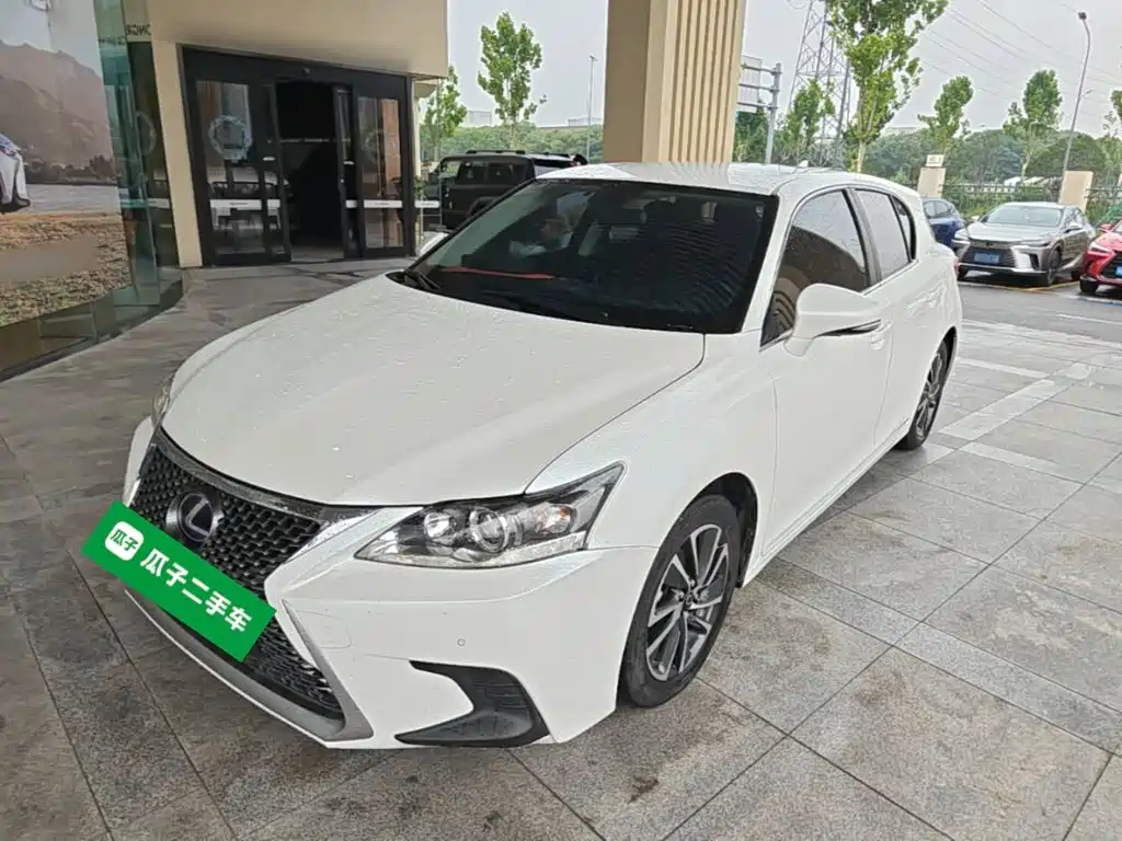 Lexus CT 2020 — фото 2