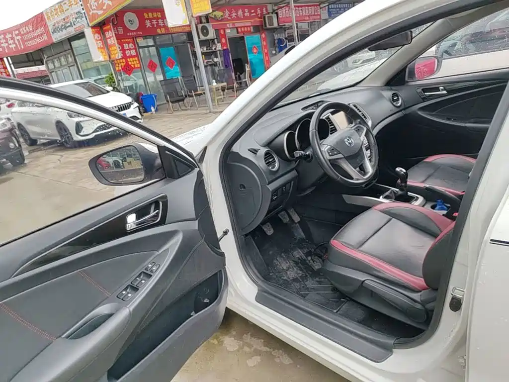 Changan Eado XT 2015 — фото 16