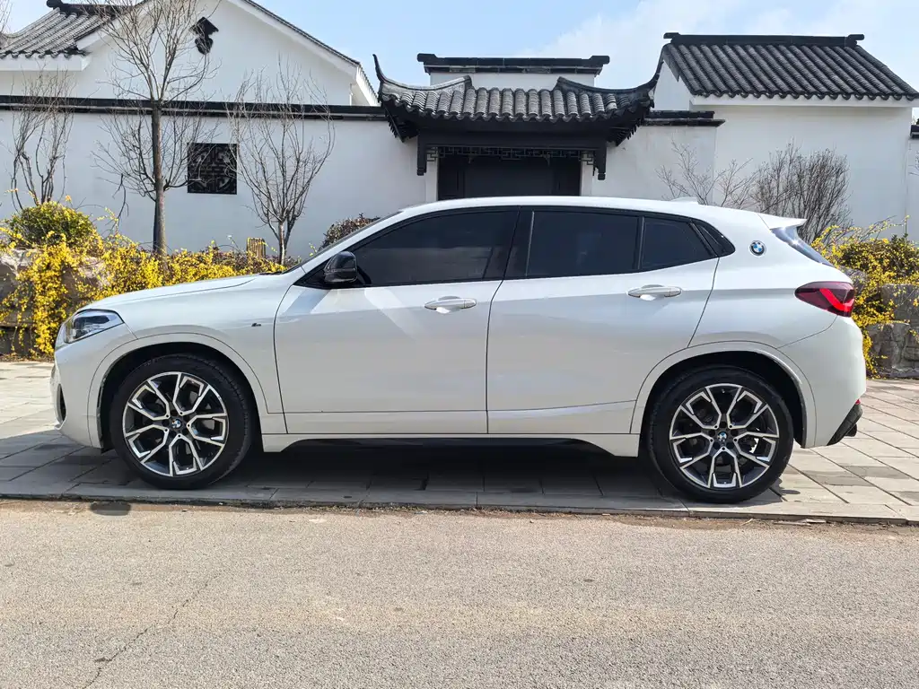 BMW X2 2022 — фото 4