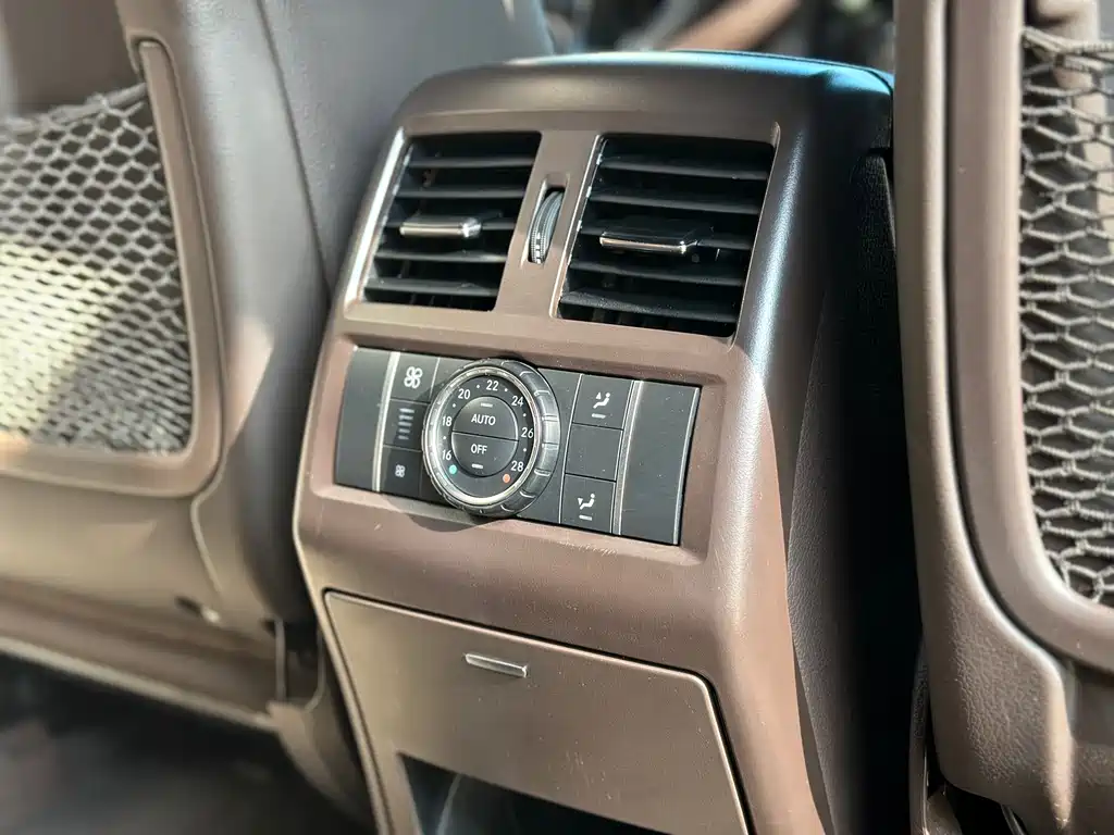 Mercedes-Benz GLS 2017 — фото 15