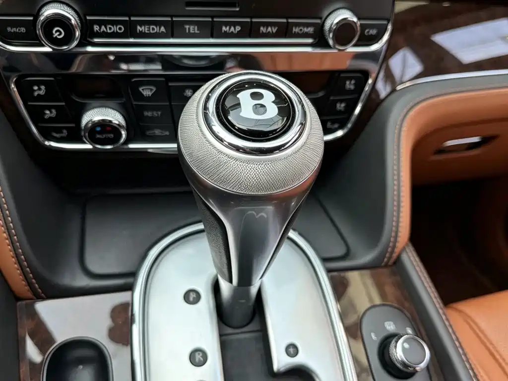 Bentley Flying Spur 2013 — фото 13
