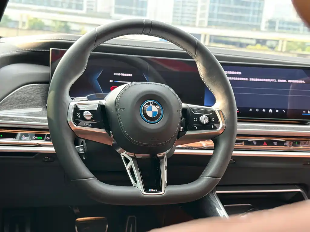 BMW i7 2024 — фото 8