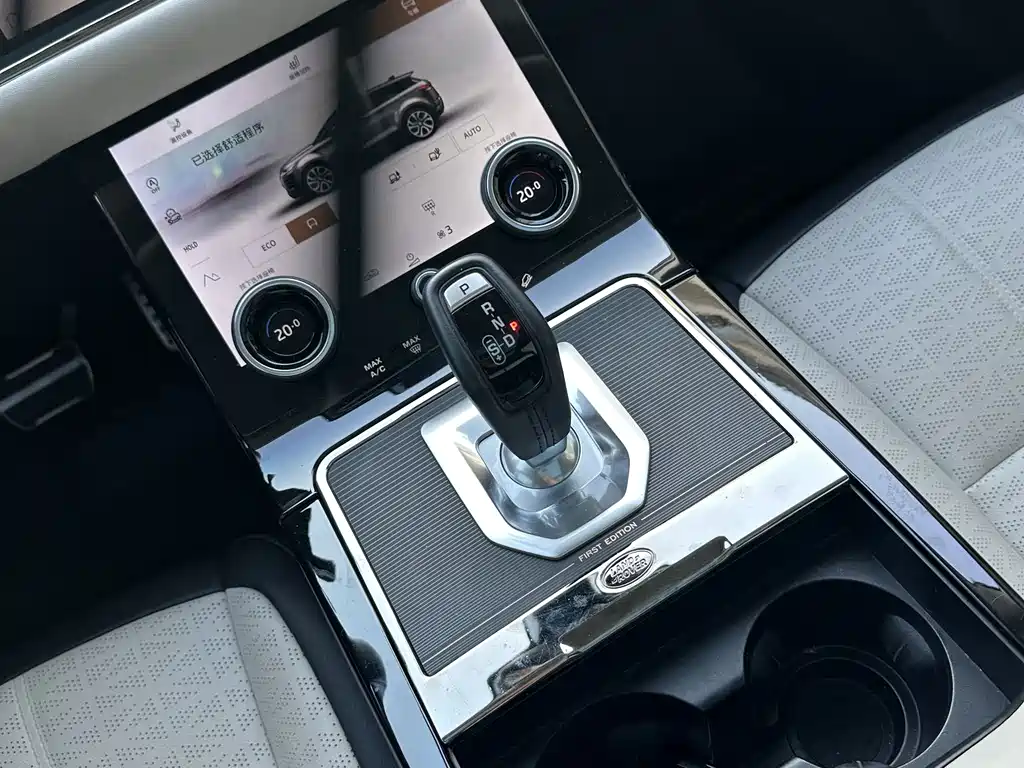 Land Rover Evoque 2022 — фото 21