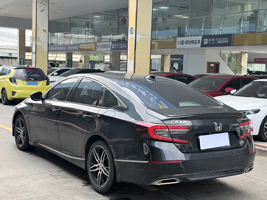 Honda Accord 2022 — фото 13