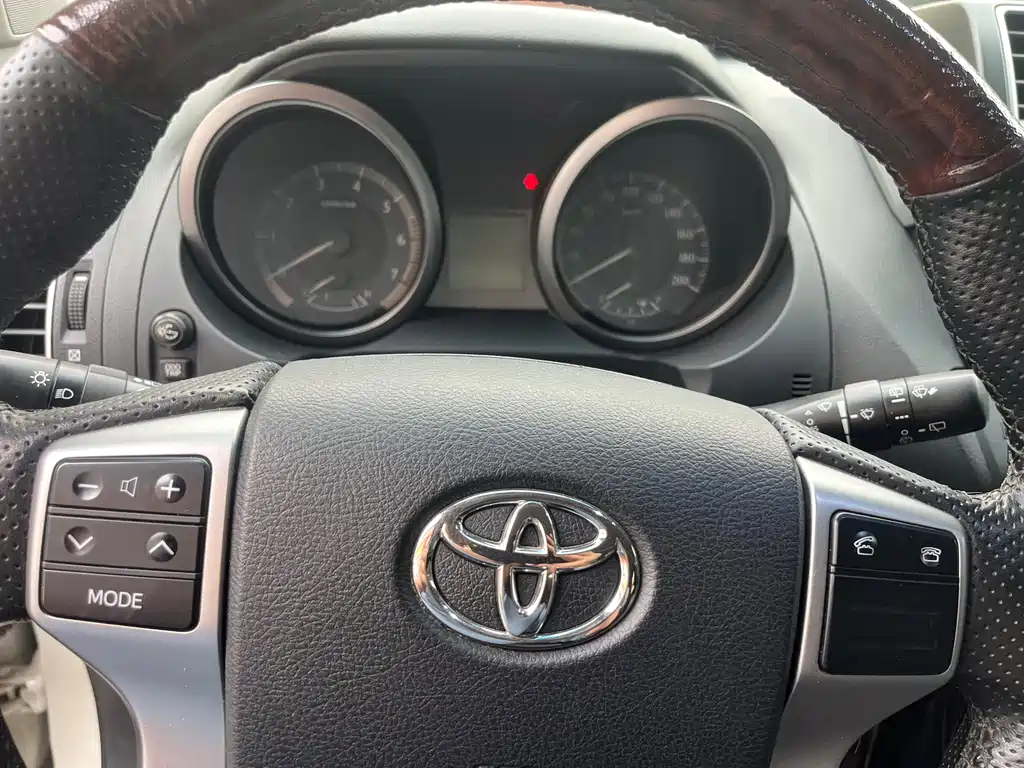Toyota Prado 2017 — фото 9