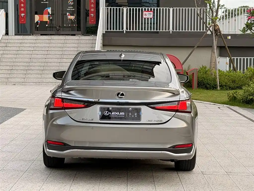Lexus ES 2021 — фото 5