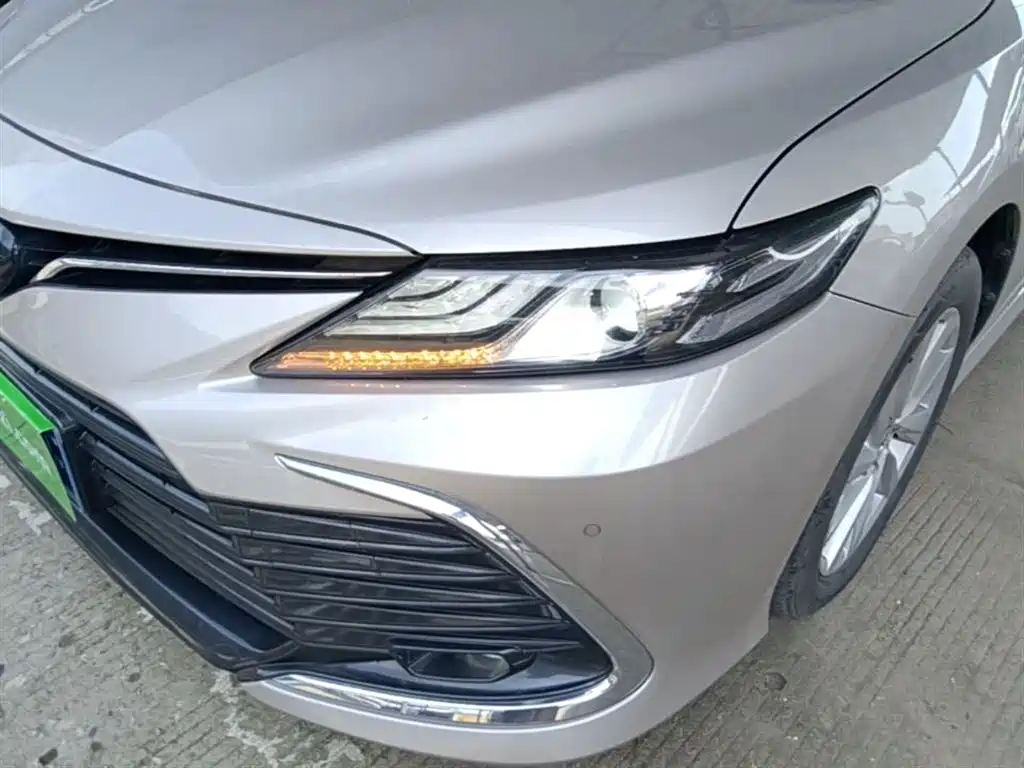 Toyota Camry 2022 — фото 23