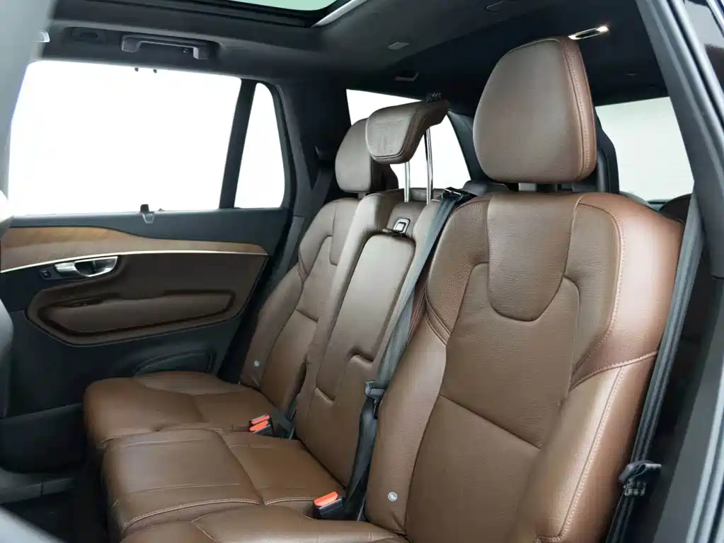 Volvo XC90 2021 — фото 18