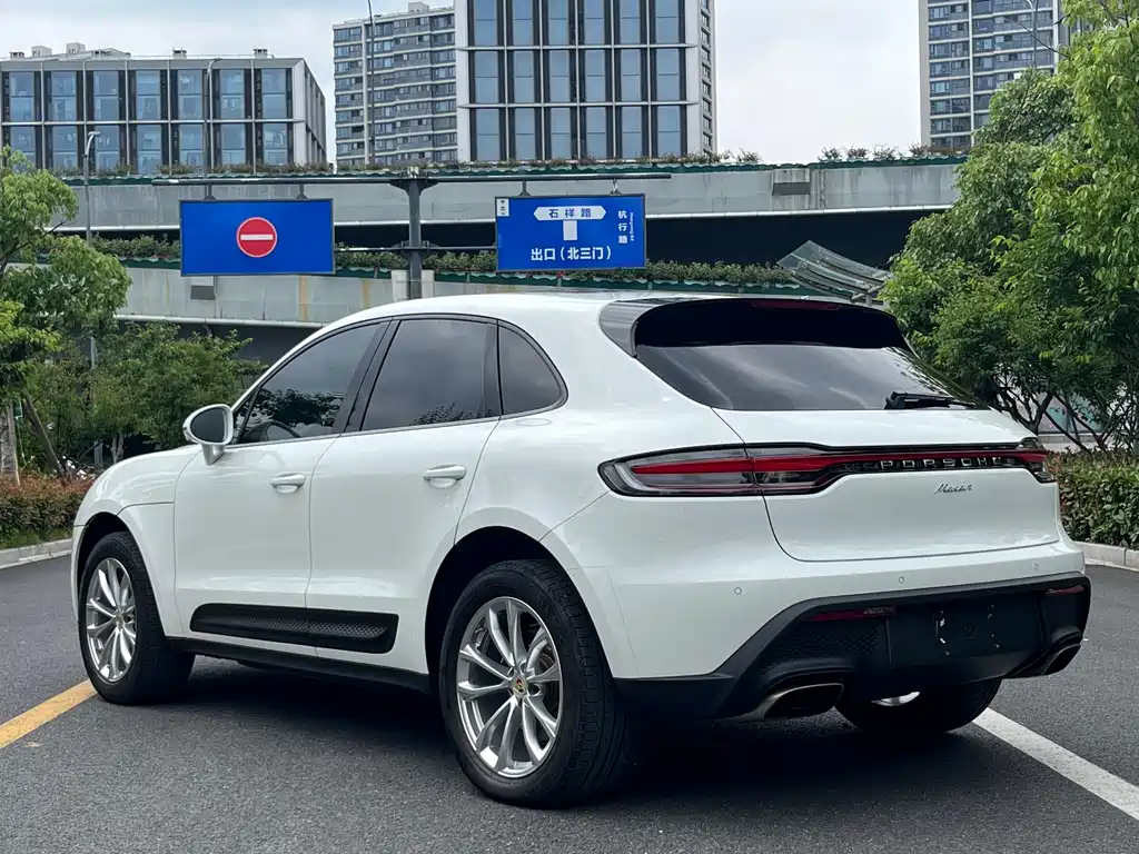 Porsche Macan 2022 — фото 14