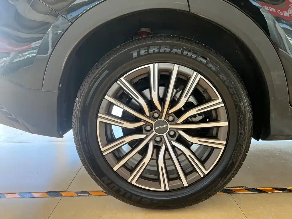 Jetour X70 PLUS 2023 — фото 19