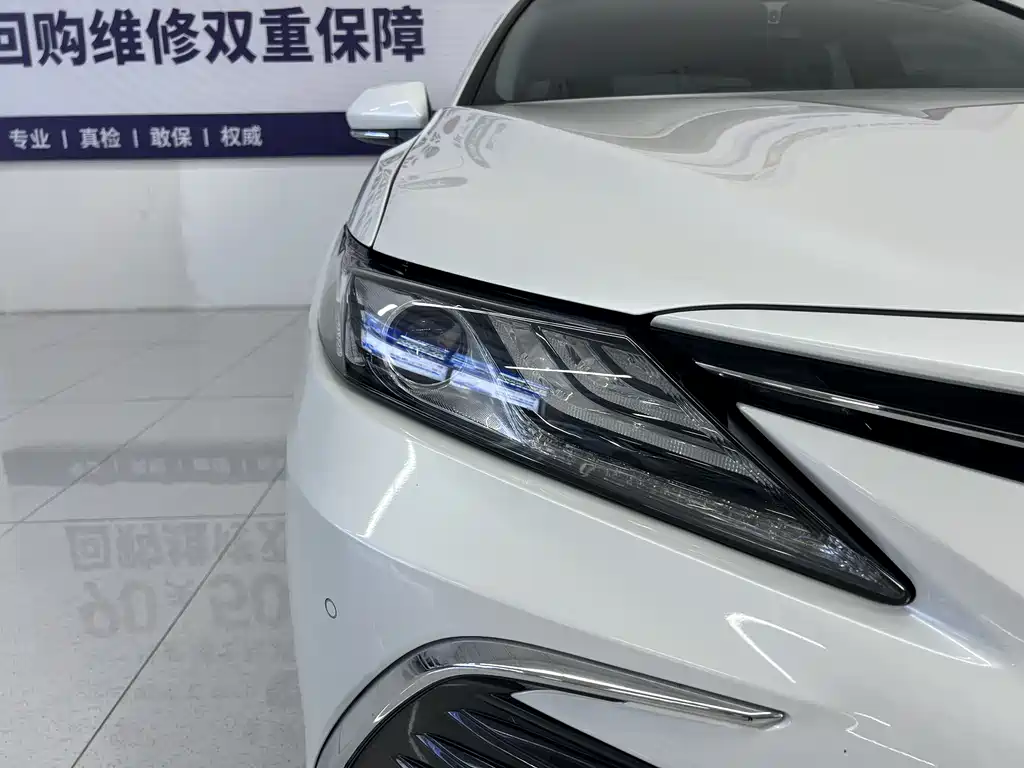 Toyota Camry 2021 — фото 3