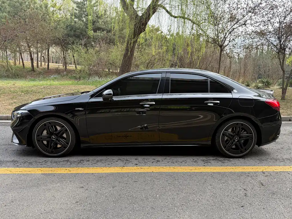 Mercedes-Benz A-Class AMG 2025 — фото 3