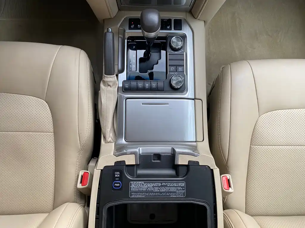 Toyota Land Cruiser 2019 — фото 13