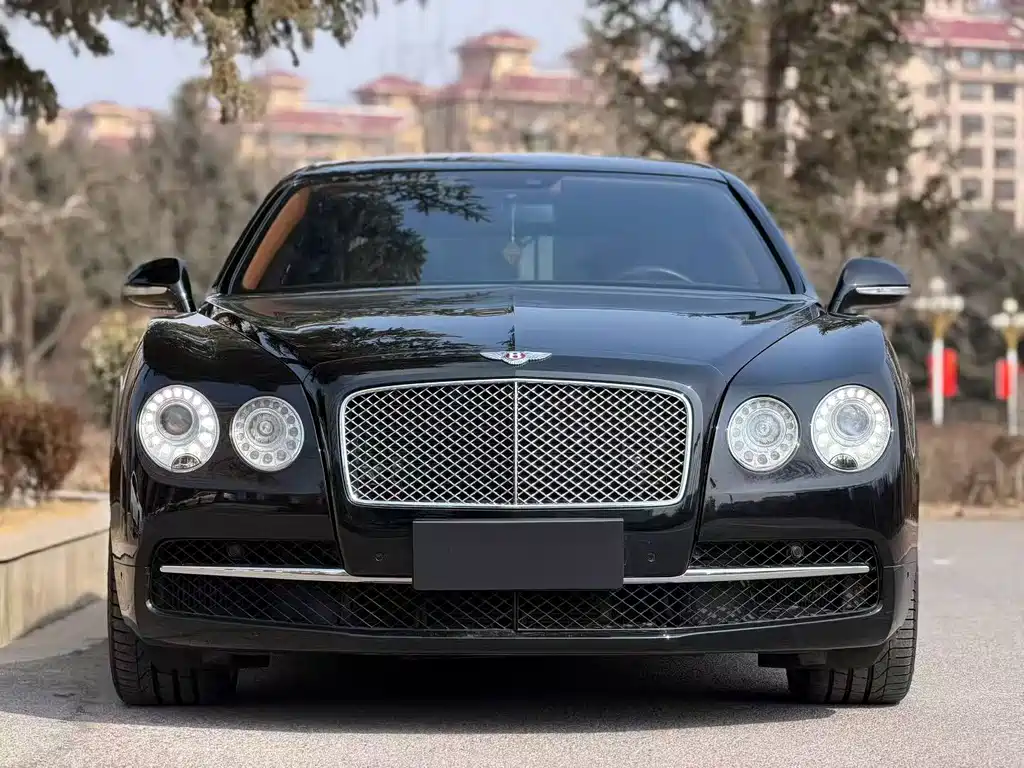 Bentley Flying Spur 2015 — фото 2