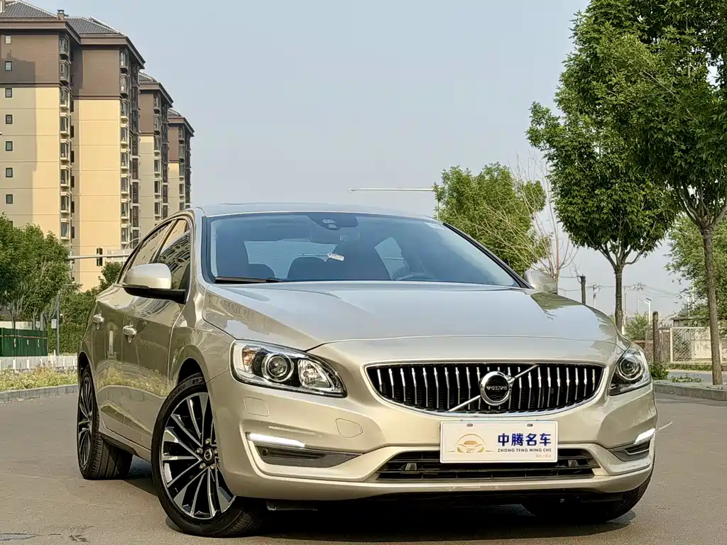 Volvo S60 2018 — фото 3