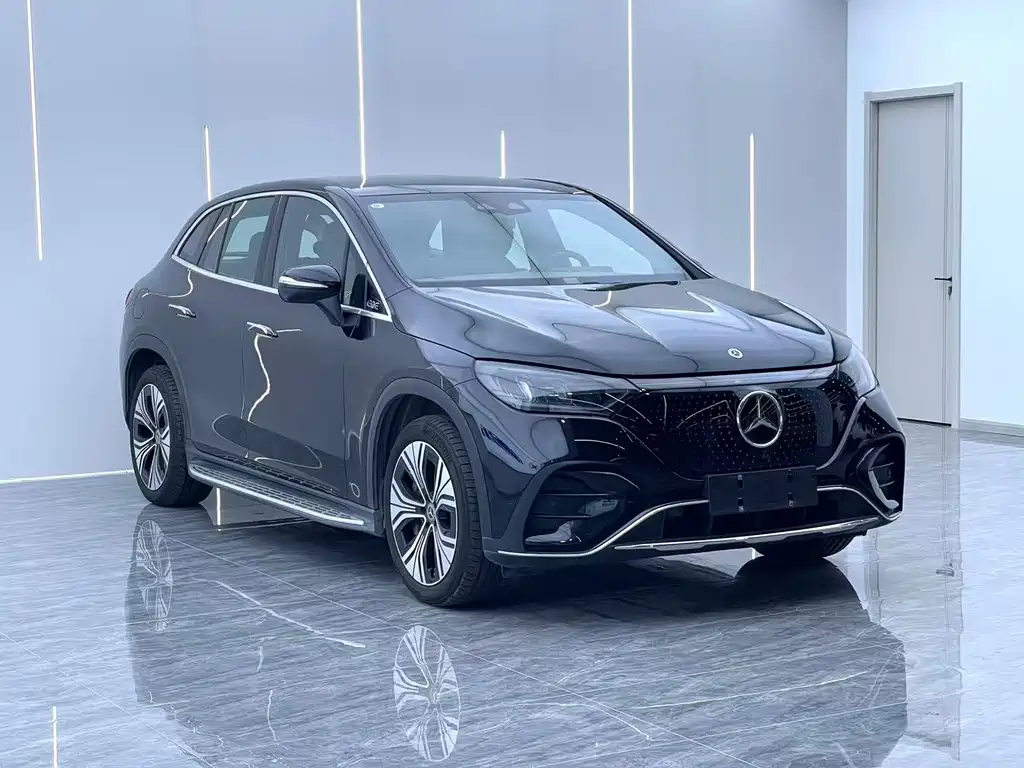 Mercedes-Benz EQE SUV 2024 — фото 3