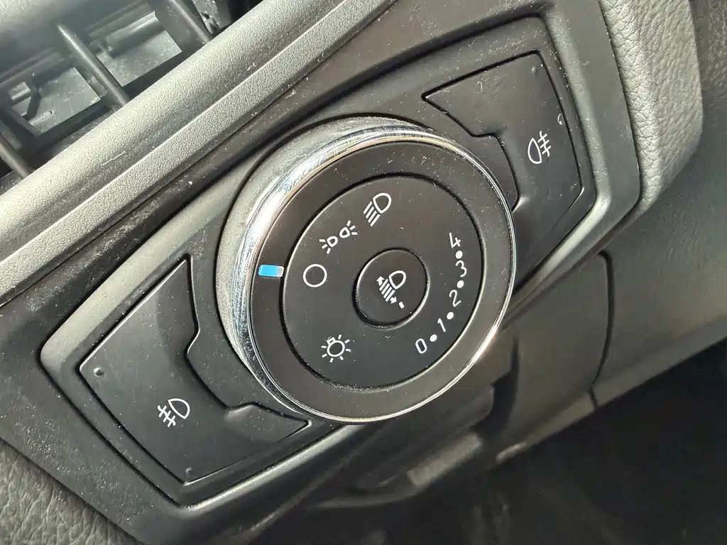 Ford Focus 2013 — фото 13