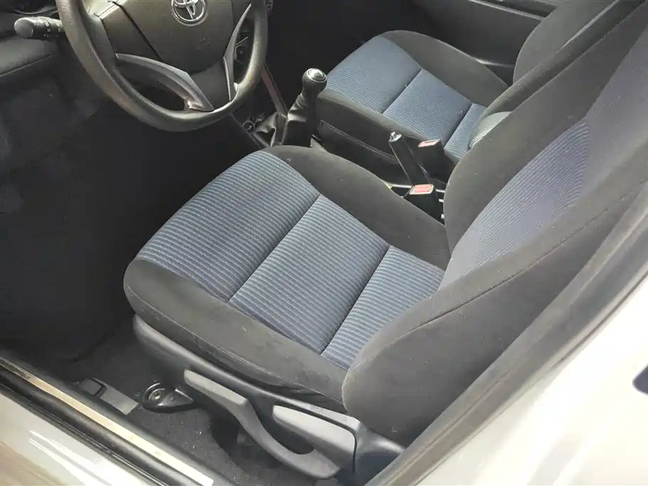 Toyota Yaris L 2015 — фото 9