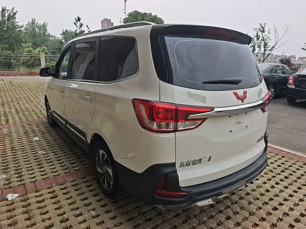 Wuling Hongguang 2016 — фото 23