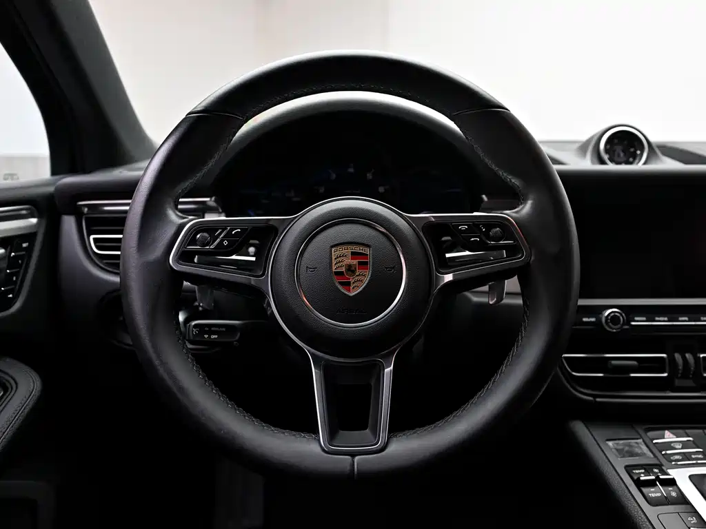 Porsche Macan 2020 — фото 10