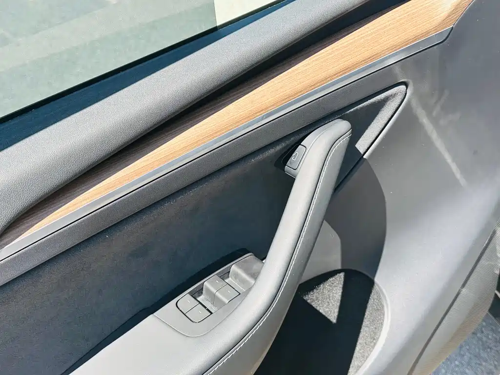 Tesla Model Y 2021 — фото 10