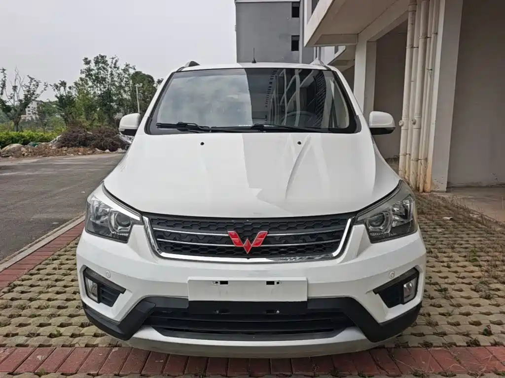 Wuling Hongguang 2016 — фото 3