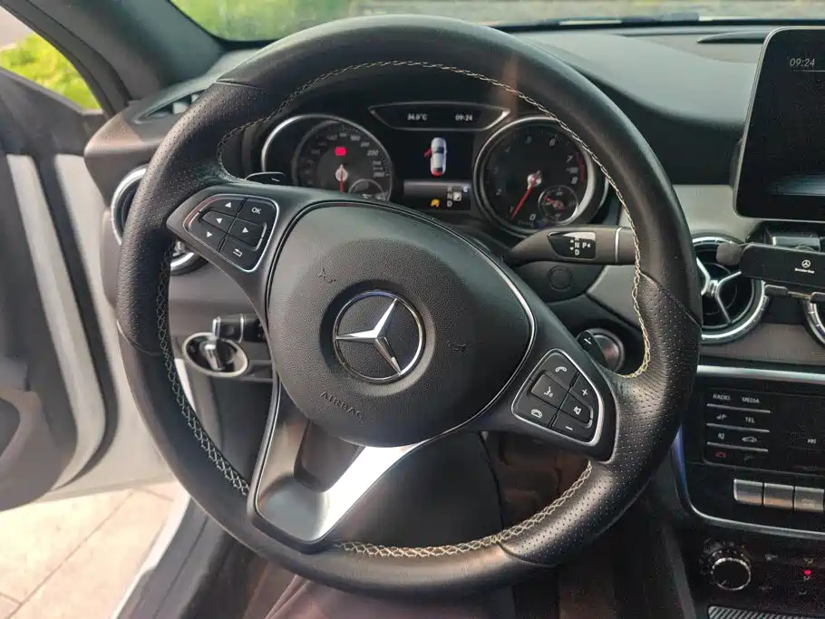 Mercedes-Benz CLA 2018 — фото 15