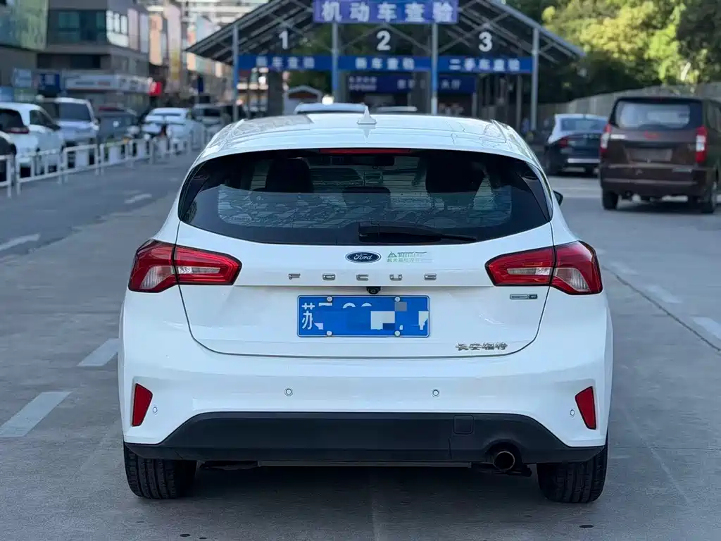 Ford Focus 2019 — фото 3