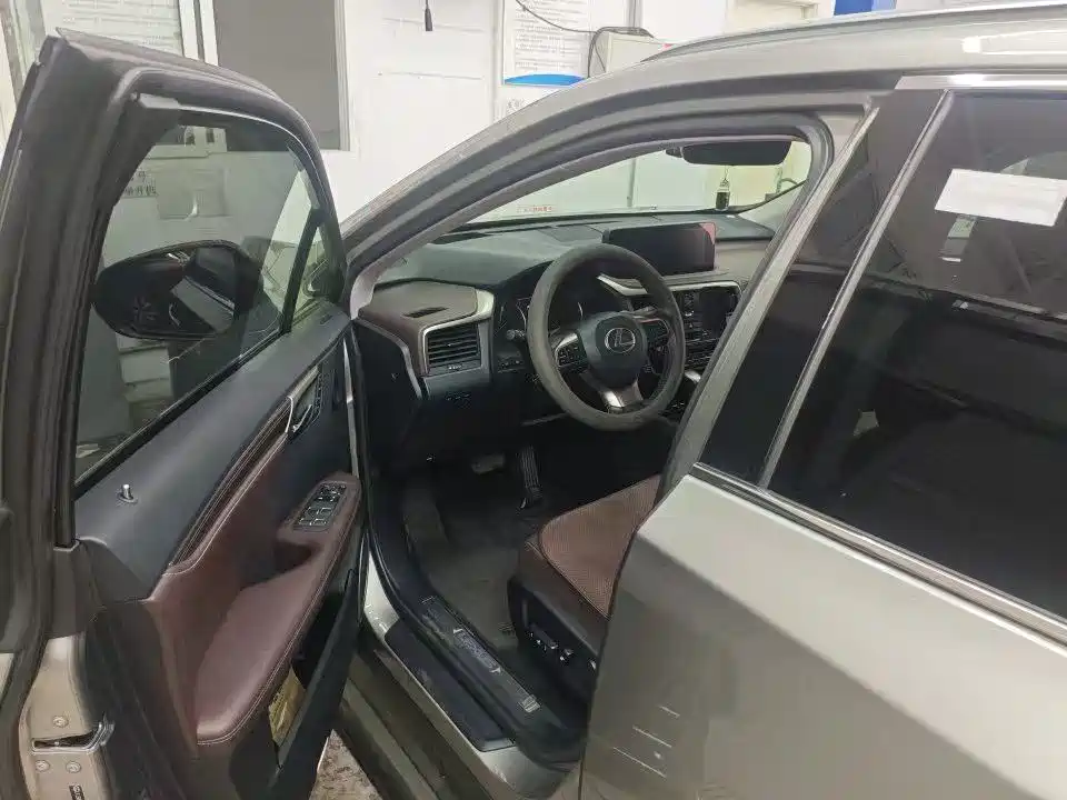 Lexus RX 2023