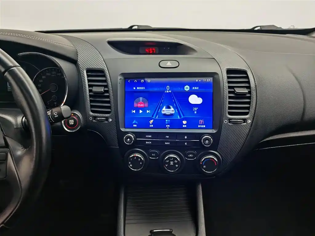 Kia K3 2016 — фото 12