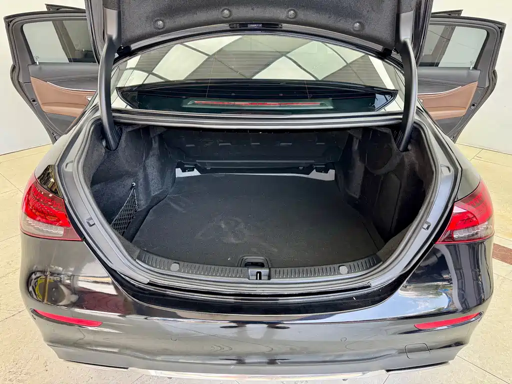 Mercedes-Benz E-Class 2022 — фото 22
