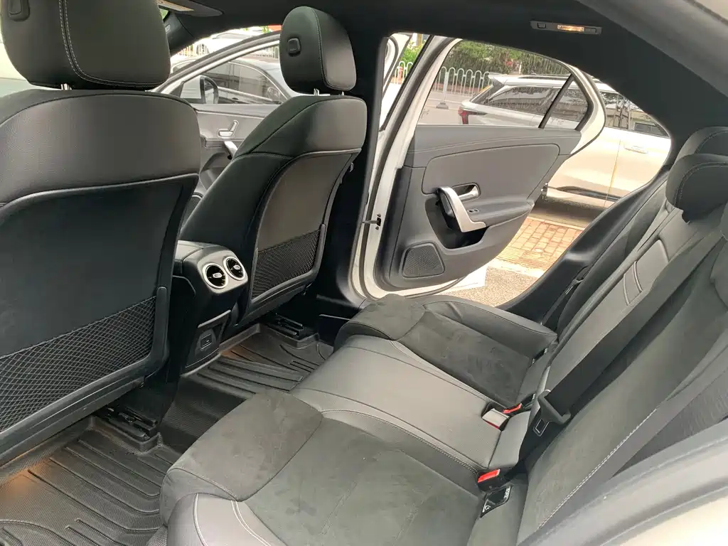 Mercedes-Benz A-Class 2023 — фото 9