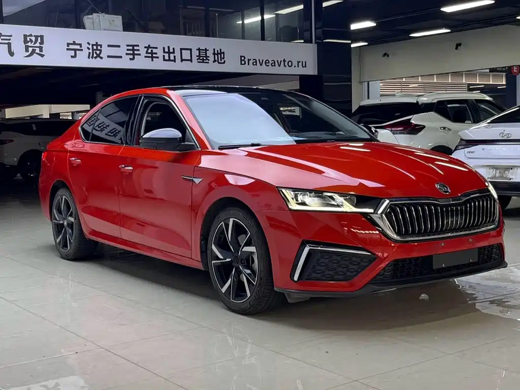 Skoda Octavia 2021 — фото 3