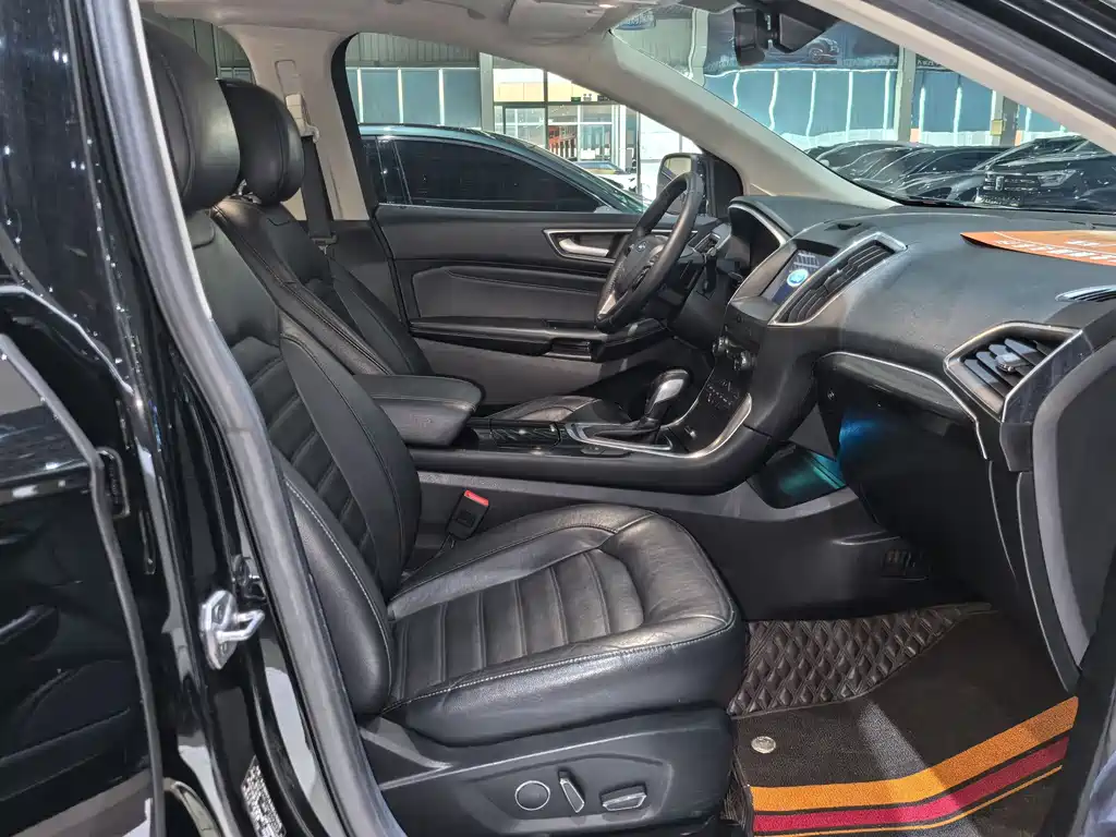 Ford Edge 2018 — фото 11