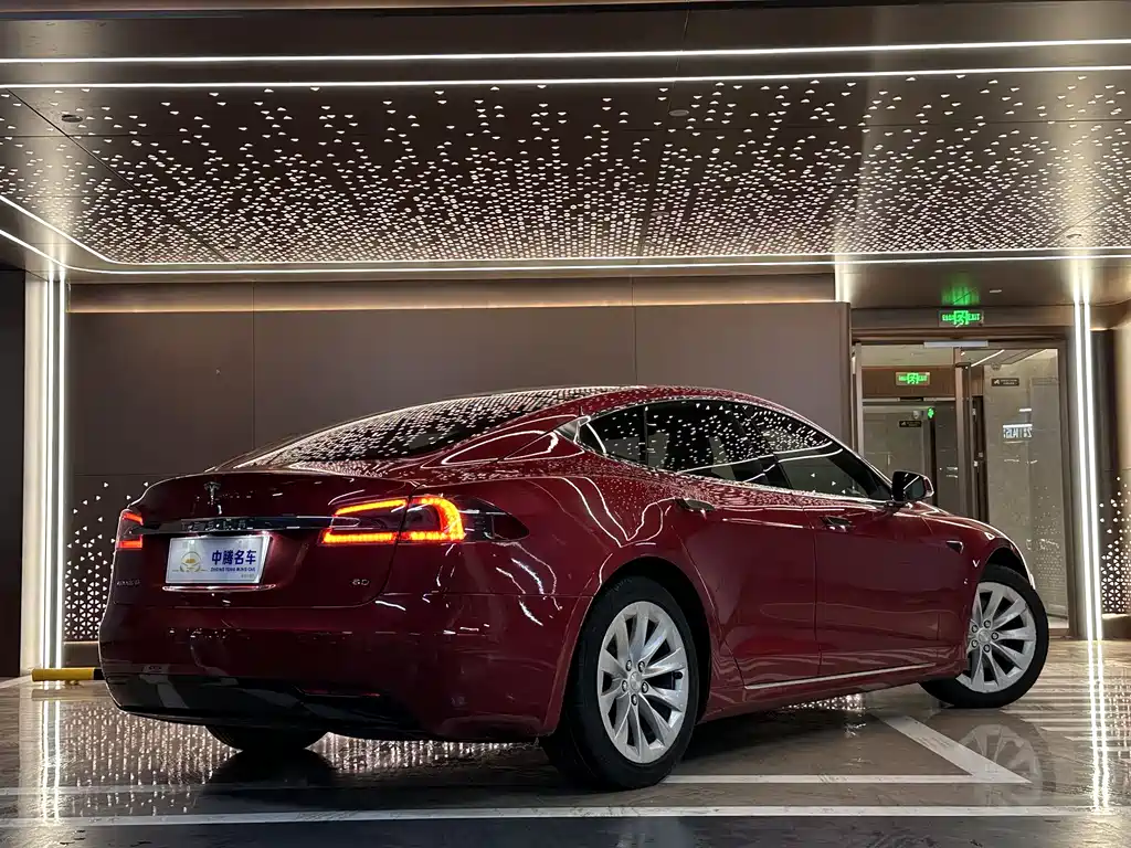 Tesla Model S 2017 — фото 33