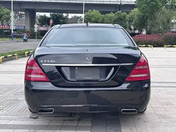 Mercedes-Benz S-Class 2010