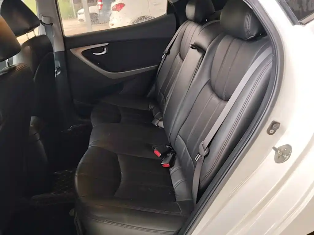 Hyundai Elantra Langdong 2016 — фото 13