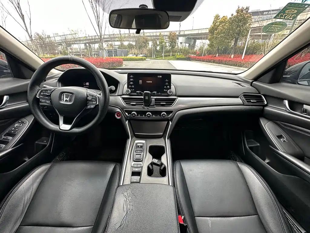Honda Accord 2020 — фото 8