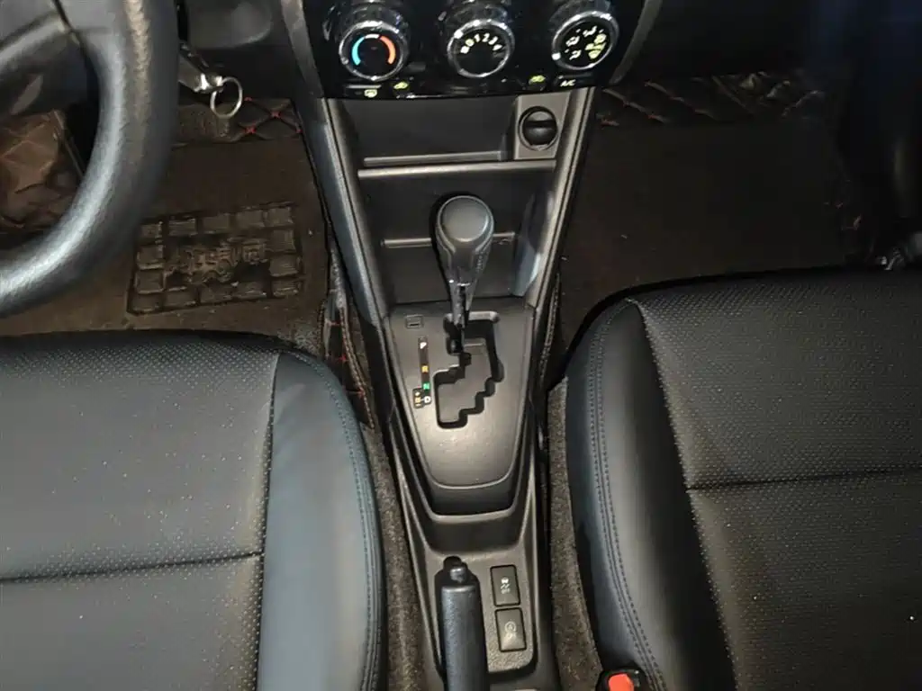 Toyota Yaris L 2018 — фото 14