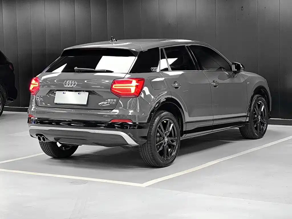 Audi Q2L 2021 — фото 14