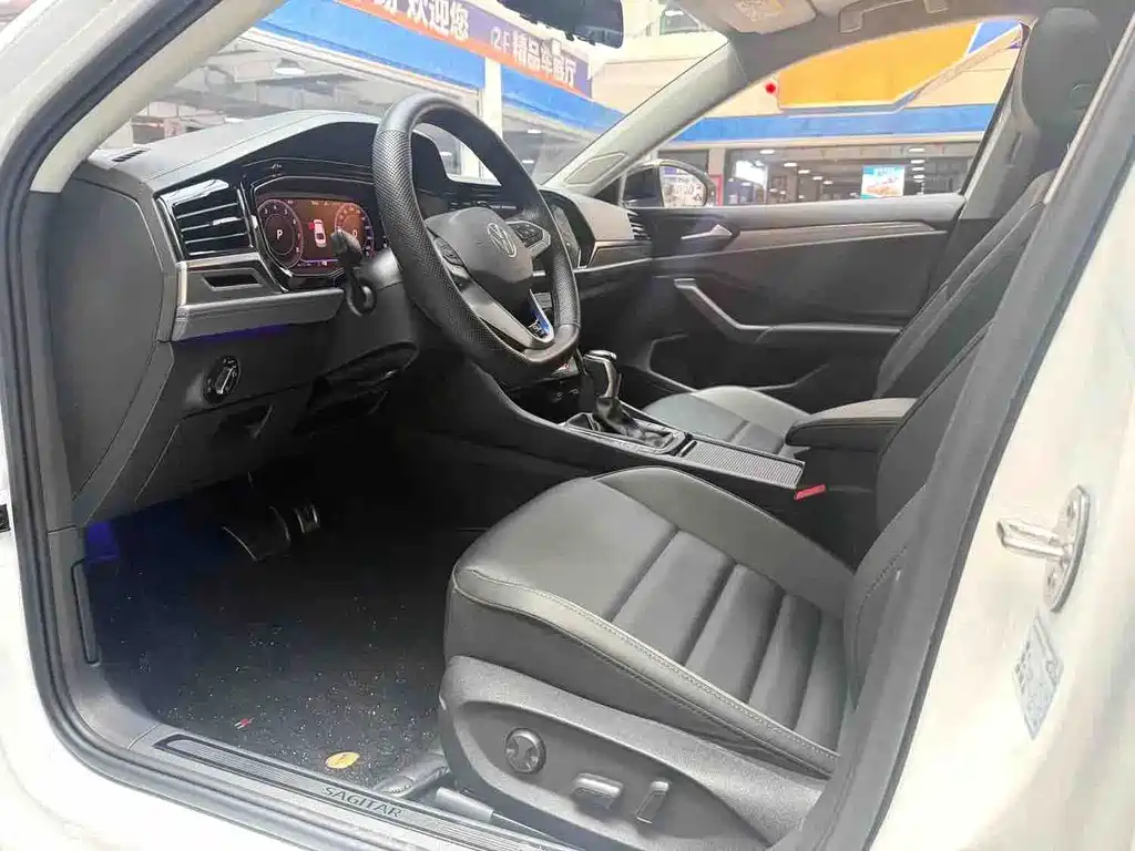 Volkswagen Sagitar 2022