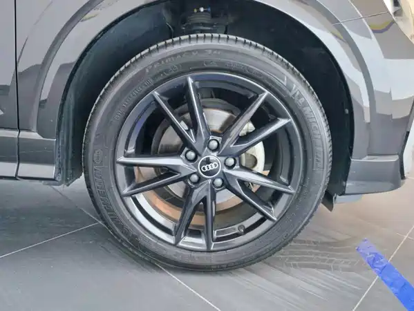 Audi Q2L 2021