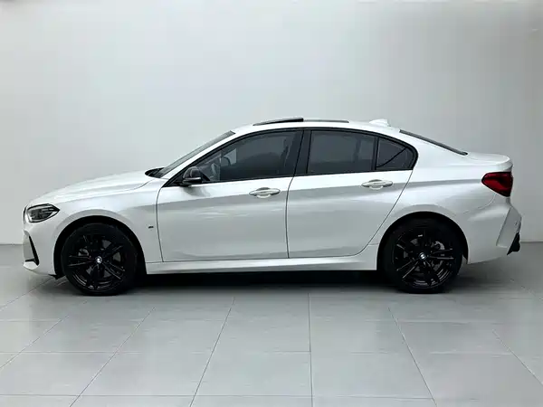 BMW 1 Series 2021