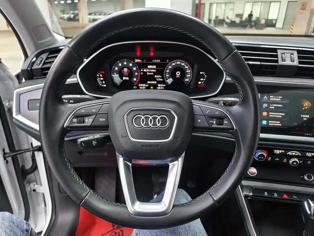 Audi Q3 2023 — фото 18