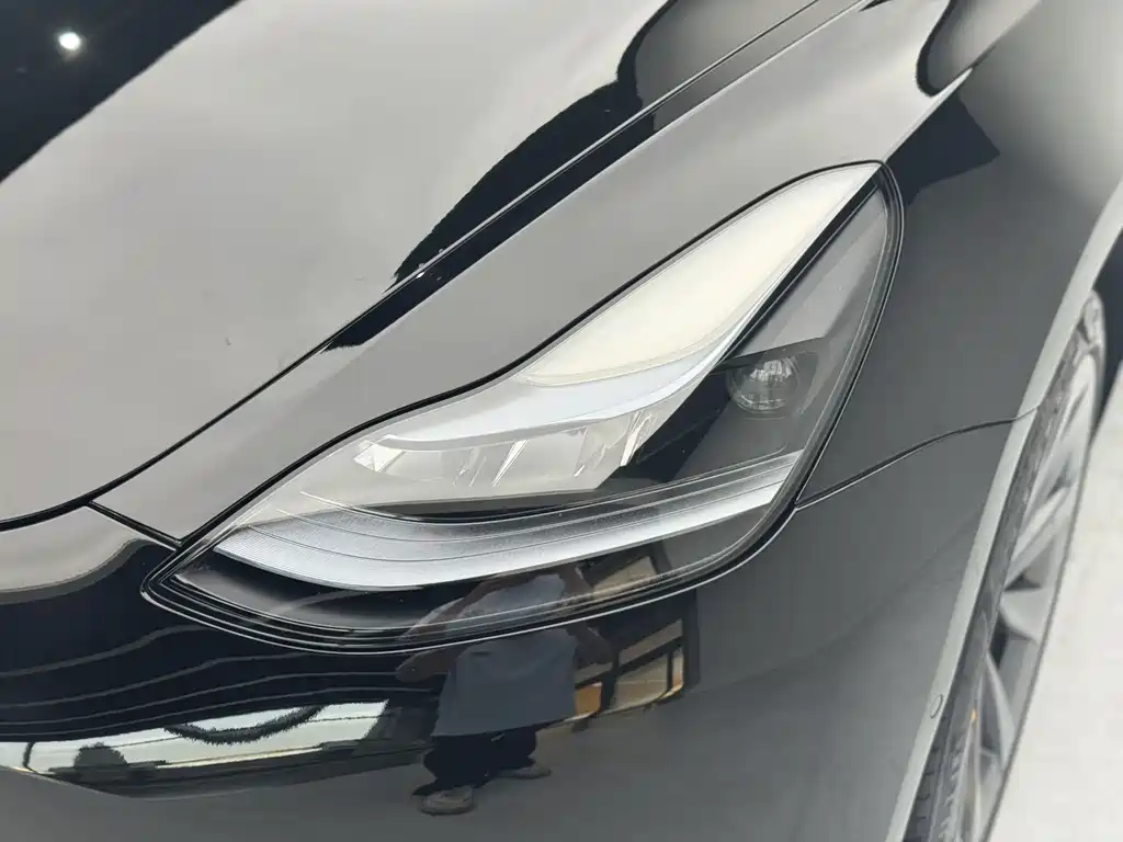 Tesla Model 3 2023 — фото 17