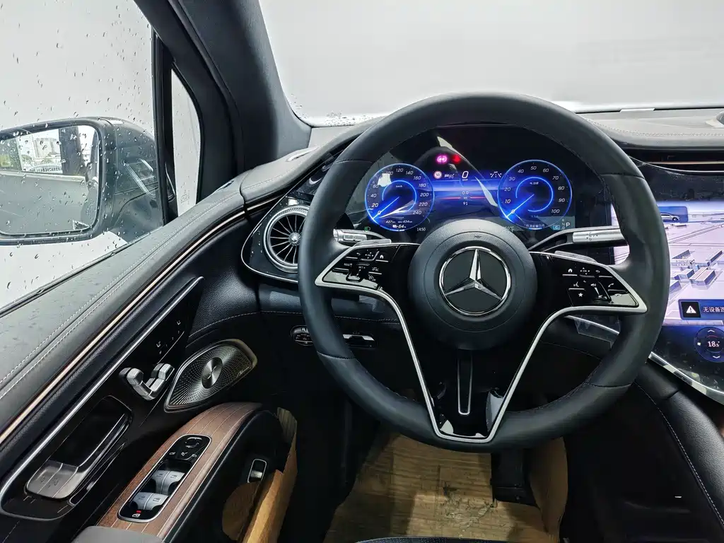 Mercedes-Benz EQS SUV 2025 — фото 9