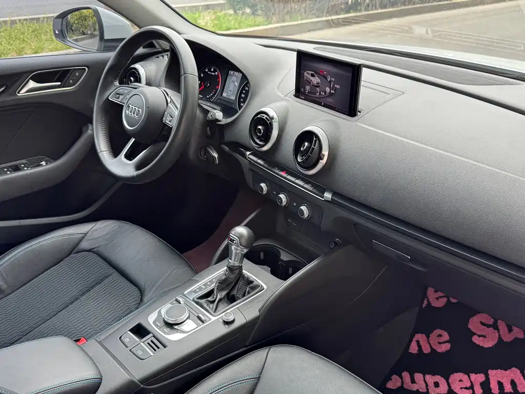 Audi A3 2018 — фото 17
